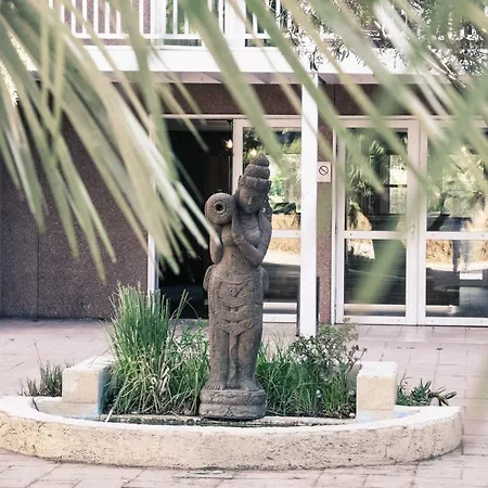 蓝色海岸耶尔贝斯特韦斯特优质酒店 4*