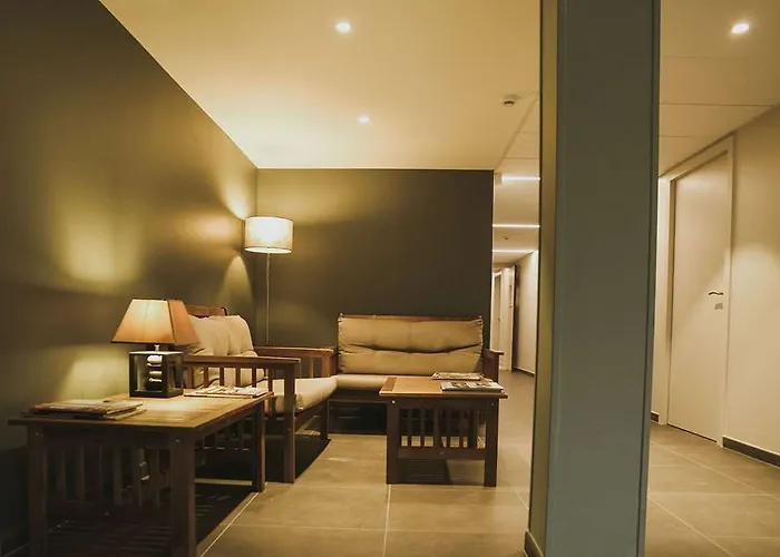 蓝色海岸耶尔贝斯特韦斯特优质酒店 4* 耶尔